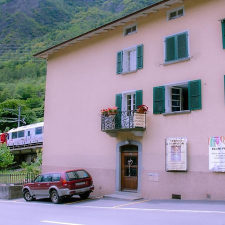 Indaco Centro Ayurveda Bed & Breakfast Campocologno Exterior photo